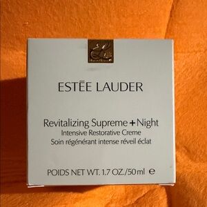Estee Lauder Revitalizing Supreme+ Night Cream - White and Gold